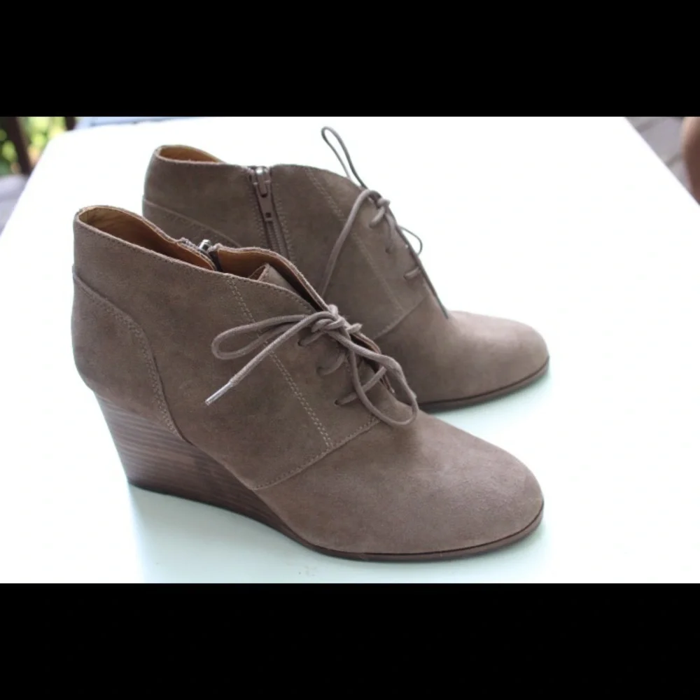 NWOT Lucky brand wedge booties
